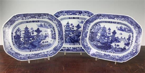 A set of three Chinese export blue and white canted rectangular dishes, Qianlong period, 28.5cm